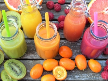 Frullati di frutta estivi: 6 ricette buone e colorate